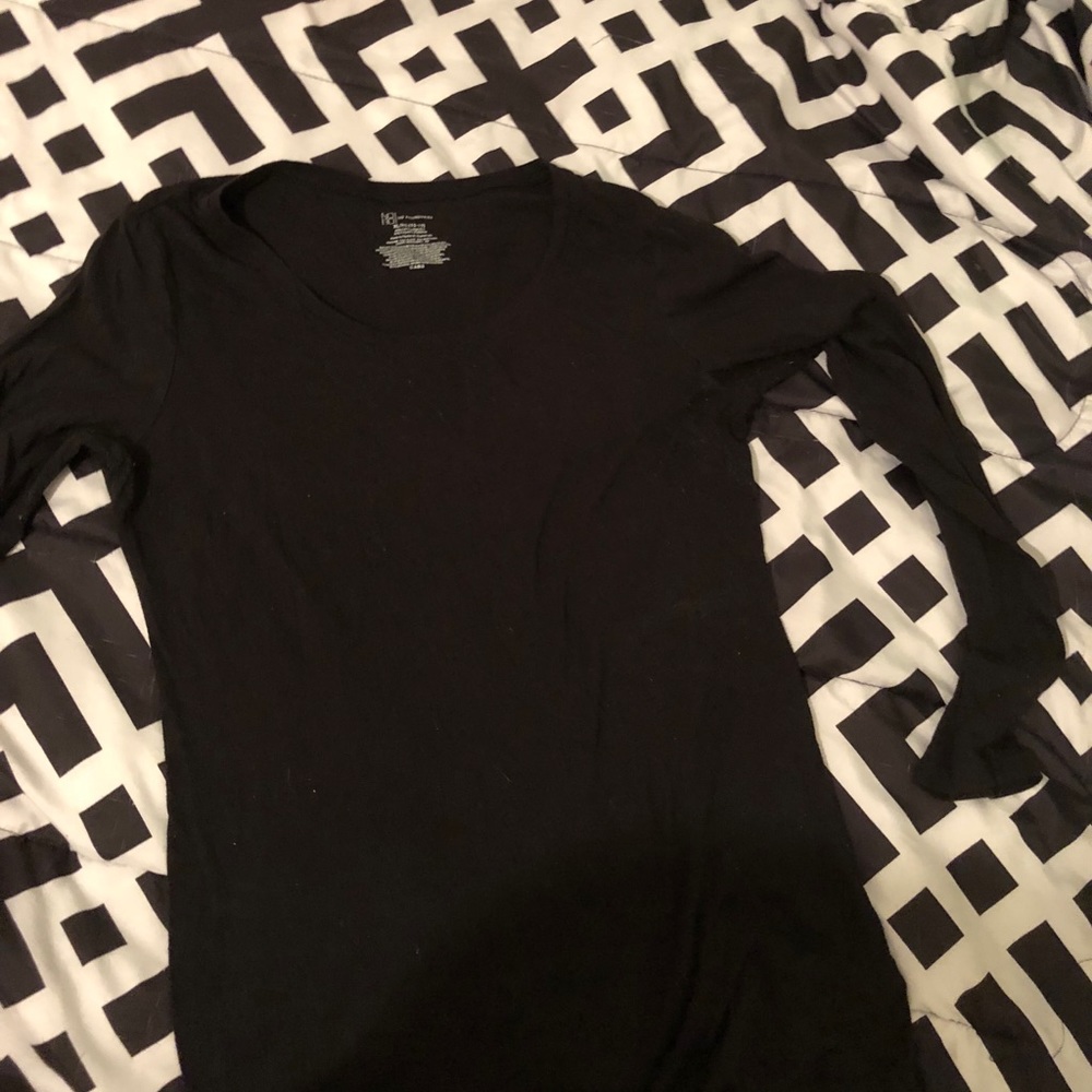 Black long sleeve tee
